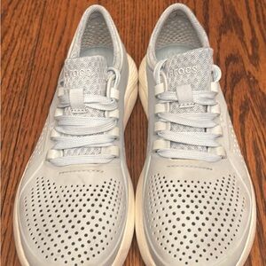 CROCS- Lite Ride Gray Perforated Sneakers W9 (LS-43)